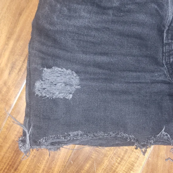 OLD NAVY Distressed Jean Shorts - Picture 6 of 6